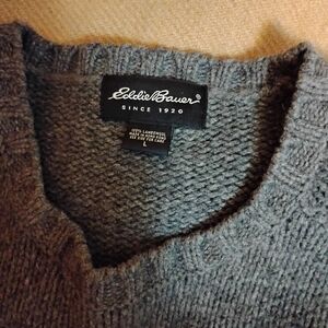 Large Men's Lambswool Eddie Bauer Sweater.